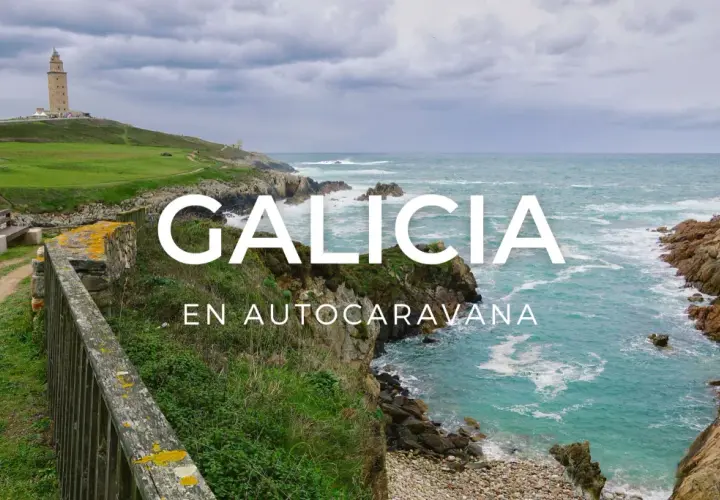 Torre de Hércules y costa rocosa, ideal para una ruta por Galicia en autocaravana.