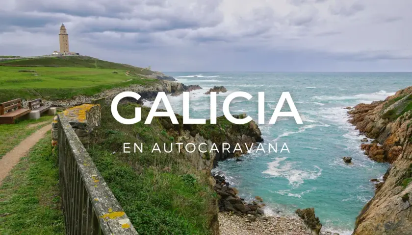 Torre de Hércules y costa rocosa, ideal para una ruta por Galicia en autocaravana.