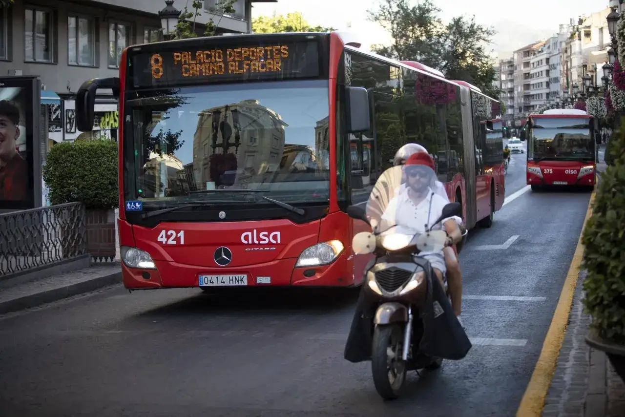 Autob&uacute;s de la l&iacute;nea 8 